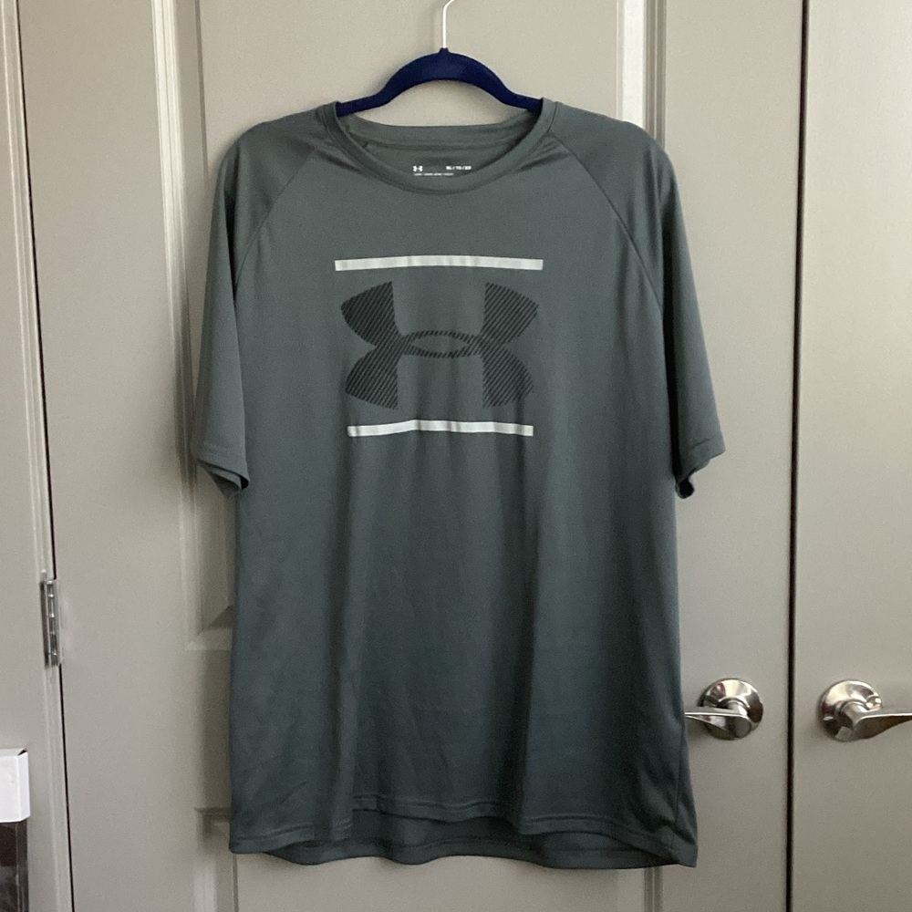 Under Armour Men's Gray Short Sleeve Tee